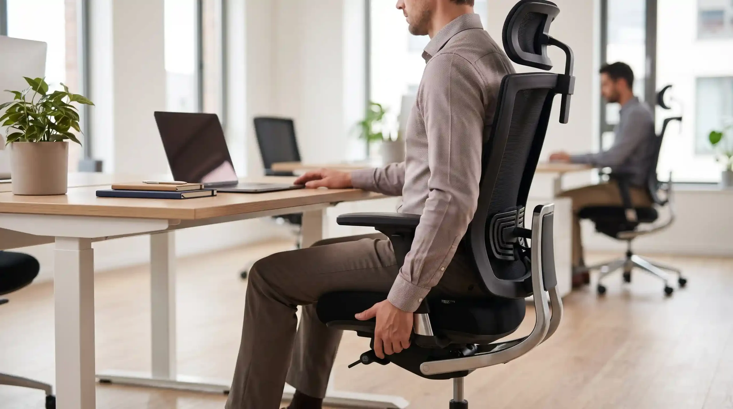 💺 بررسی مکانیزم‌ها و قابلیت‌های تنظیم صندلی ارگونومیک